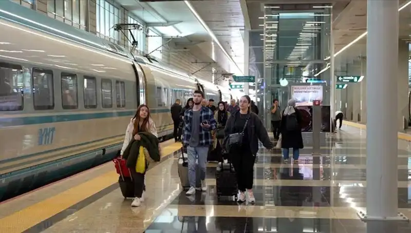 Yüksek Hızlı Trenlerde Yeni Dönem: Ek Sefer Duyurusu ile Yolculuk Kolaylaşıyor
