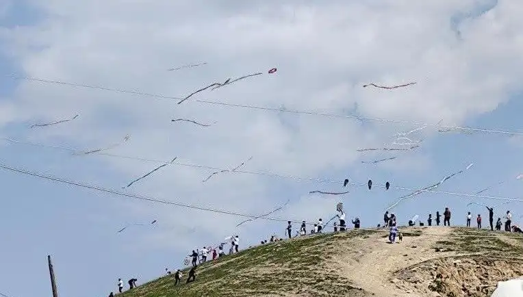 Uçurtma Şöleni: Renkli Gökyüzü ve Mutlu Anlar Bir Araya Geldi