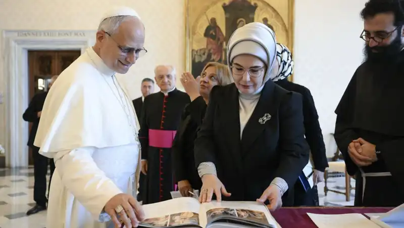 Emine Erdoğan ve Papa Leo’nun Önemli Buluşması: Gündem Gazze ile Barış Umutları