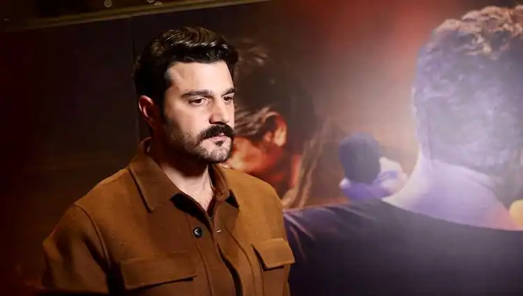 Murat Göğebakan: Kalbim Yaralı Oyuncuları ve Kadrosu Hakkında Her Şey