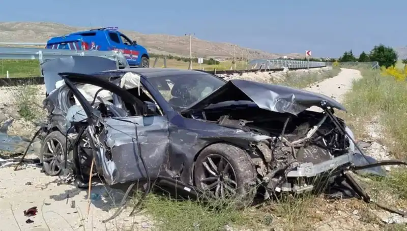 Sivas Kayseri Karayolu'nda İki Kaza: 9 Kişi Yaralandı!