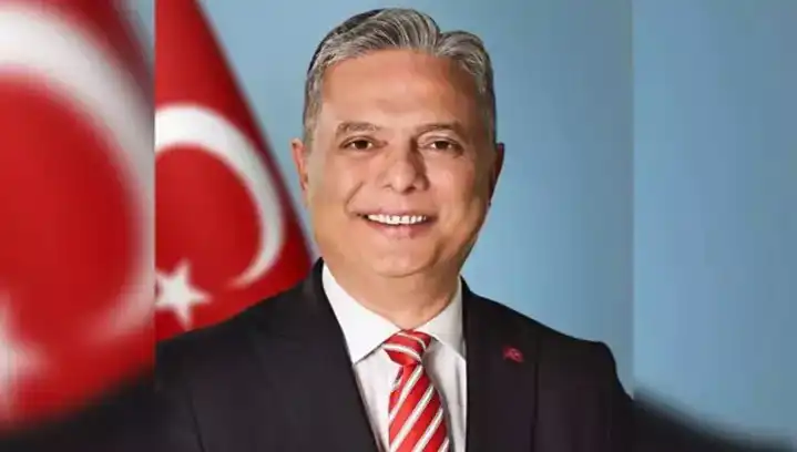 Ümit Uysal: CHP Genel Başkan Adayı ve Geleceğin Siyasi Lideri