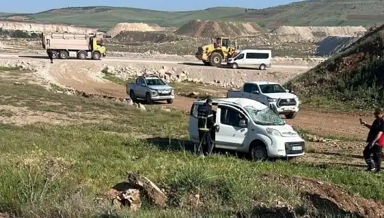 Mardin'de Kontrolden Çıkan Araçta Dört Kişi Yaralandı