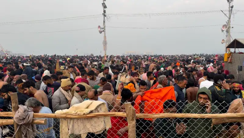 Hindistan'daki Dini Festivalde Tüyler Ürperten İzdiham: 6 Kişi Hayatını Kaybetti