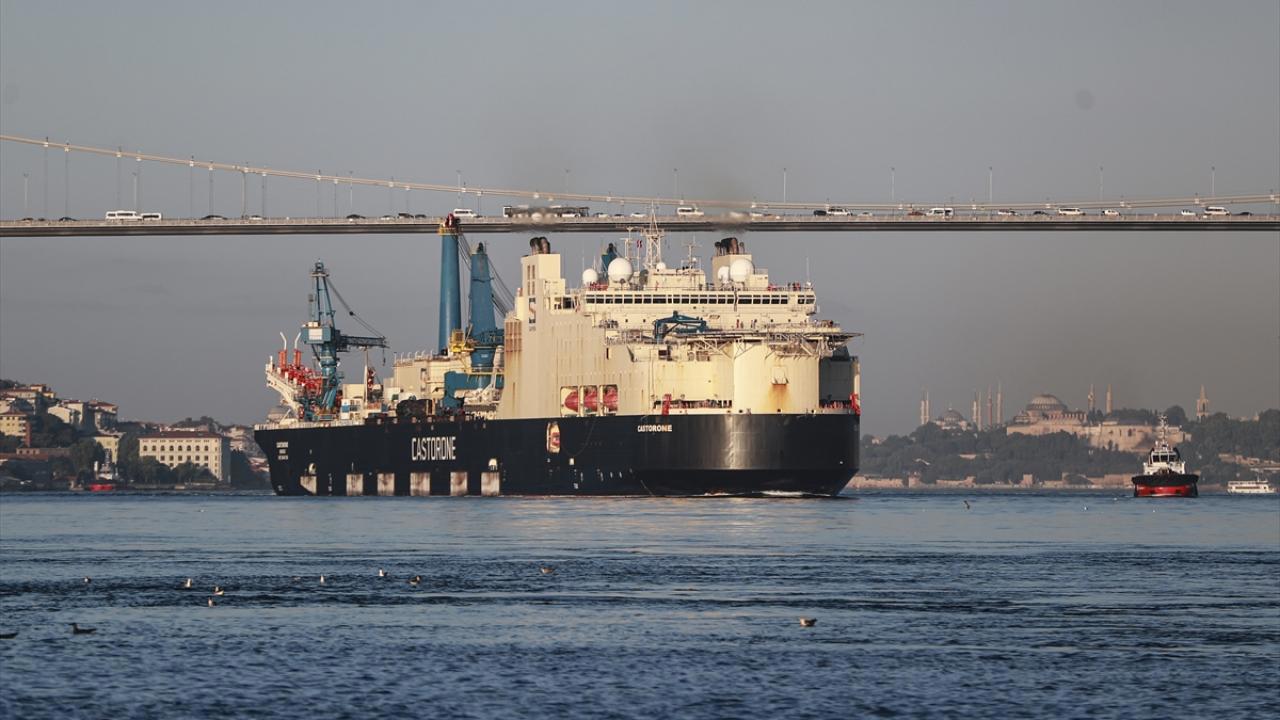 İstanbul Boğazı'nda Gemilere Açılan Yol Kapatıldı