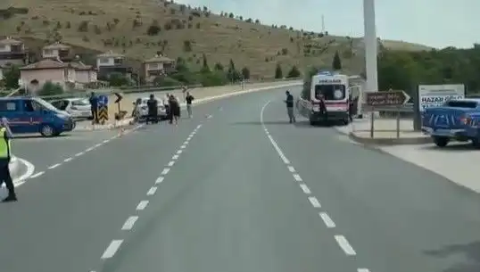 Elazığ’da Korkunç Kaza: İki Otomobil Çarpıştı, Yaralılar Hastaneye Sevk Edildi