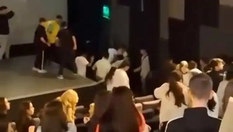 Rapçi Çakal’ın Hayranları Arasında Kargaşa: Neler Oluyor?