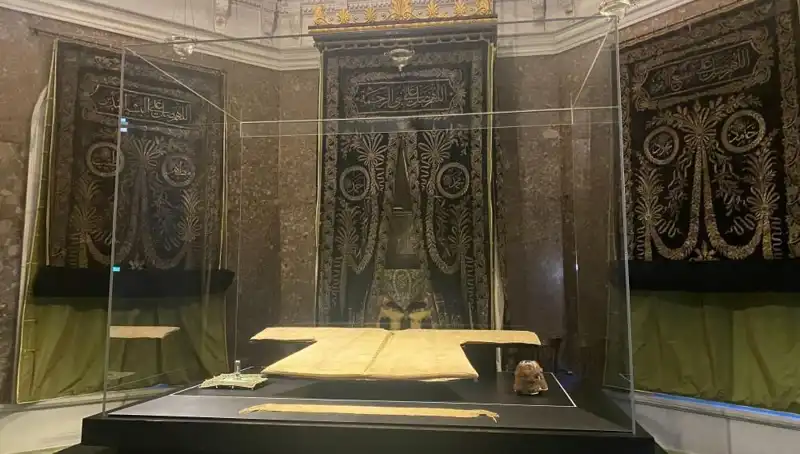 Hırka-i Şerif'in Tarihi ve Anlamı: Ziyarete Açılışı Heyecan Veriyor