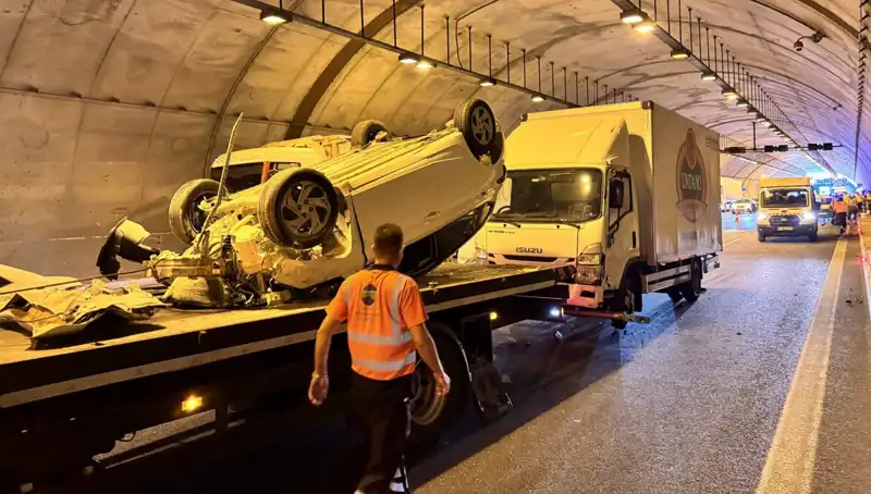 Kuzey Marmara Otoyolu'nda Korkunç Kaza: Otomobil ile Kamyonet Çarpıştı!