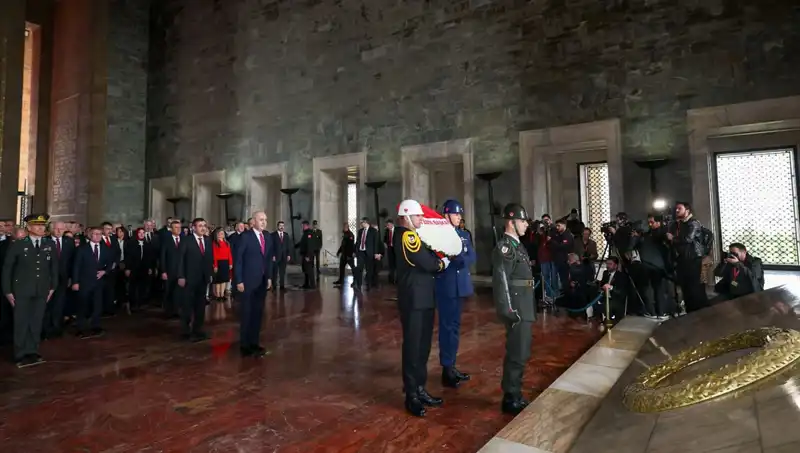 Devlet Erkanı Anıtkabir'de: Unutulmaz Bir Anma Töreni Gerçekleşti