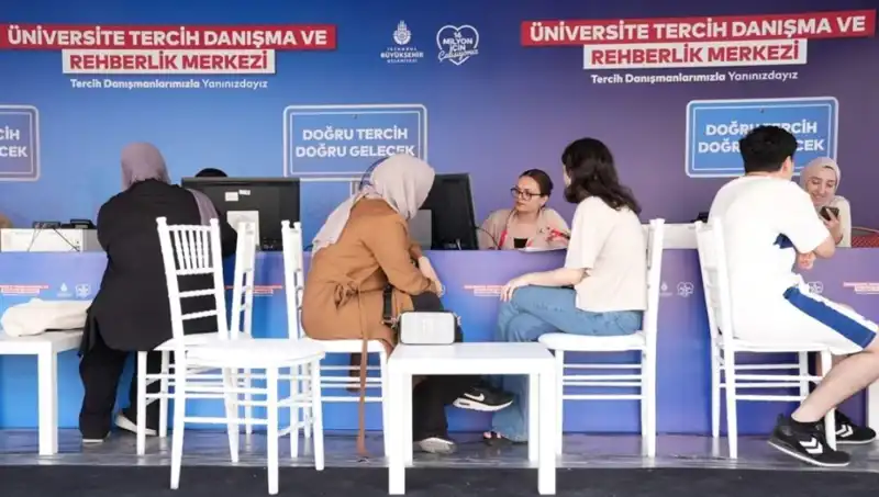 İstanbul'da 24 Yeni "İBB Tercih Danışma ve Rehberlik Merkezi" Açıldı!