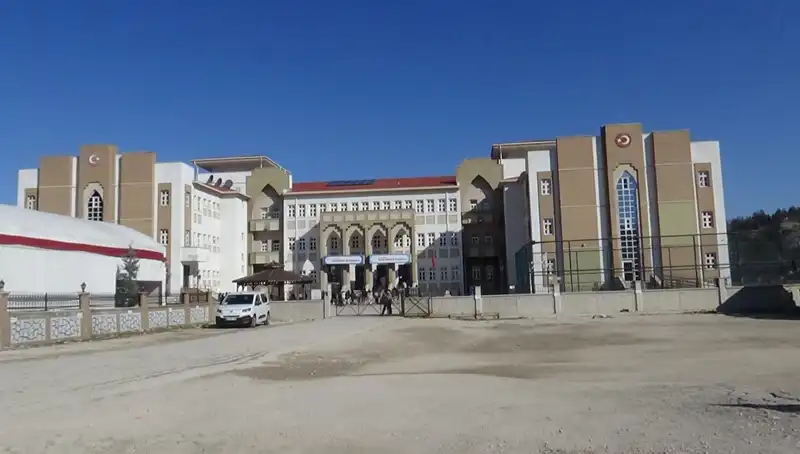 Öğrencisine Şiddet Uygulayan Öğretmen Olacağına İnanmak Zor!