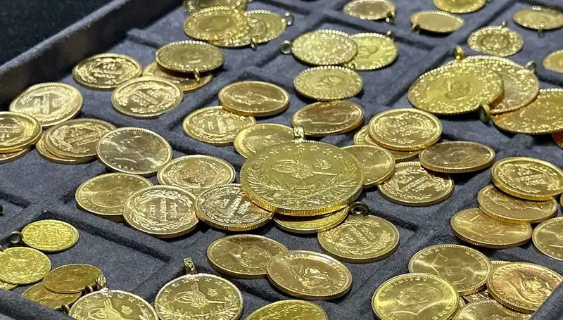 Altın Fiyatları Hafta Sonu Ne Olacak? Yükseliyor mu, Düşüyor mu?