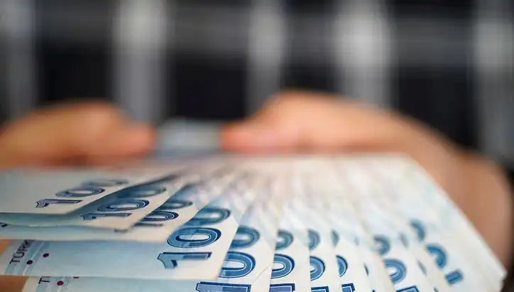 Emekli Promosyon Kampanyaları 2025: Bankaların Rekabetiyle Kazanan Kim Olacak?