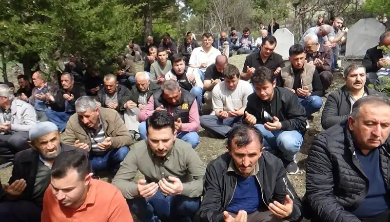 Bir Köyün Yüreklerine Kazınan Hikaye: Gözyaşlarıyla Uğurlanan Sevgi