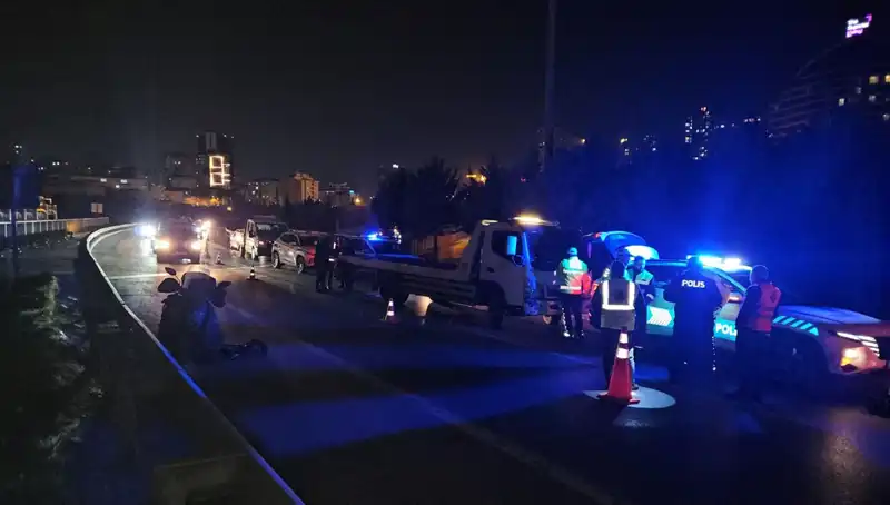 TEM Otoyolu'nda Şok Edici Kaza: Yatmış Kişiyi Metrelerce Sürükledi