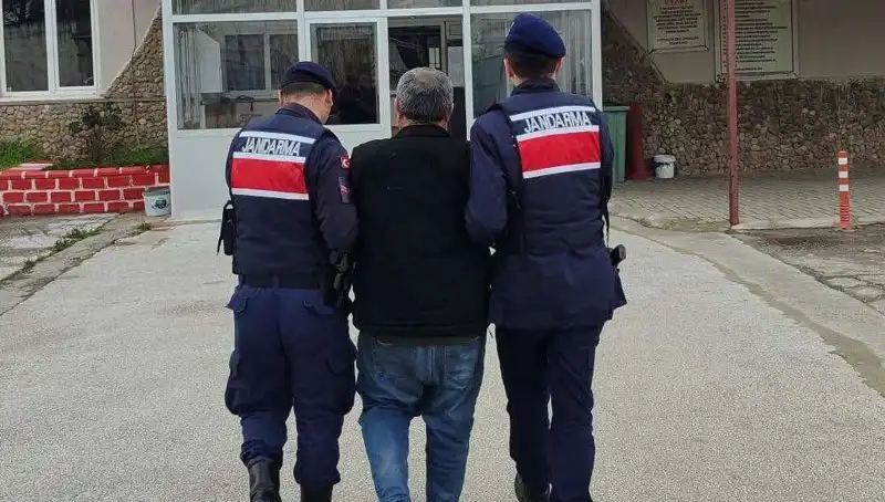 8 Yıl Süren Kaçışın Ardından Yakalandı: Cezaevi Yolculuğu Başladı