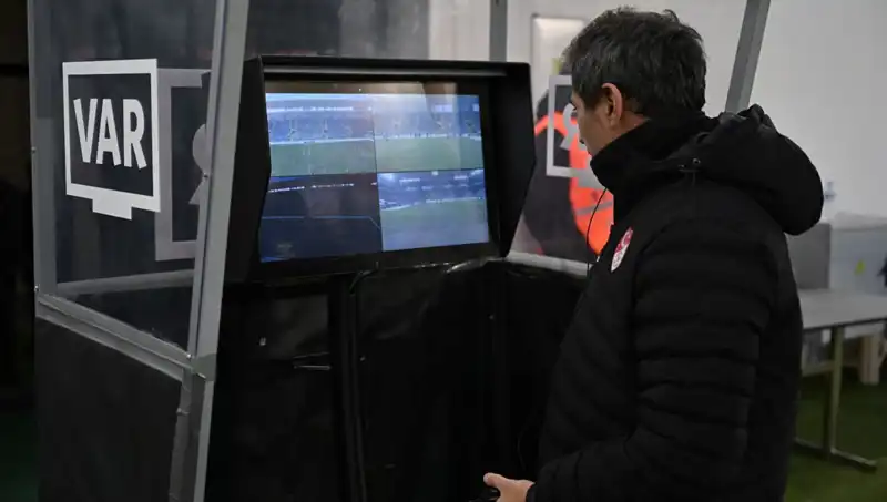 Beşiktaş-Gaziantep FK Maçında Alman VAR Hakemi Görevde