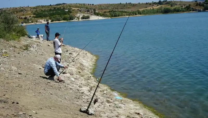 Baraj Patladı: Kafeslerden Suya Düşen Balıklar İçin Karşılaşmalar Başladı!