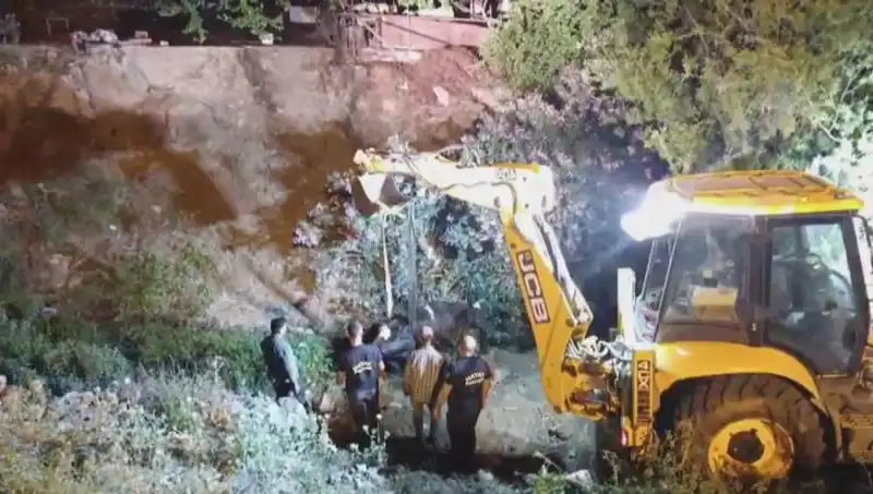Hatay’da İnek İçin Gerçekleşen Kurtarma Operasyonu Hayvanseverleri Bir Araya Getirdi