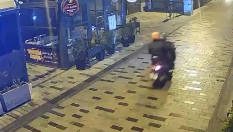 Gece Kulübüne Haraç Saldırısı: Torpil ve Silahlarla Gelen Korku Dolu Anlar