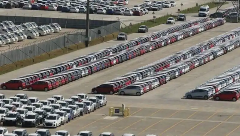Türkiye'de Otomotiv Üretiminde Yüzde 9'luk Büyük Düşüş: Nedenleri ve Etkileri