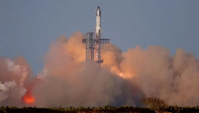 SpaceX Starship’in 8’inci Uçuş Testinde Yeni Bir Rekora İmza Attı