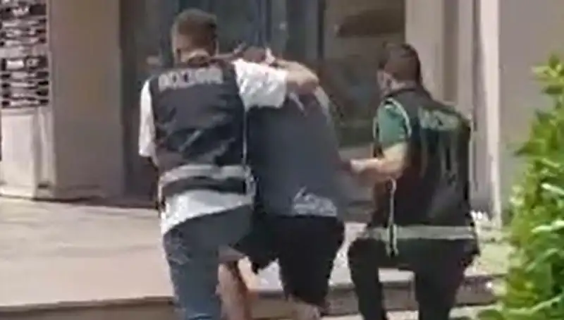 Sahte Dolar ile Alışveriş Yapan Turist, Türkiye’den Sınır Dışı Edildi