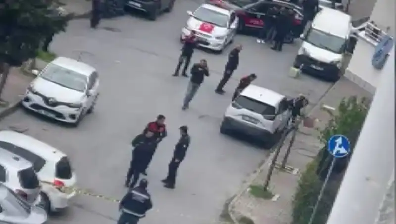 Yolda Yürürken Kurşun Yağmuruna Tutulan Genç, Hayatını Kaybetti