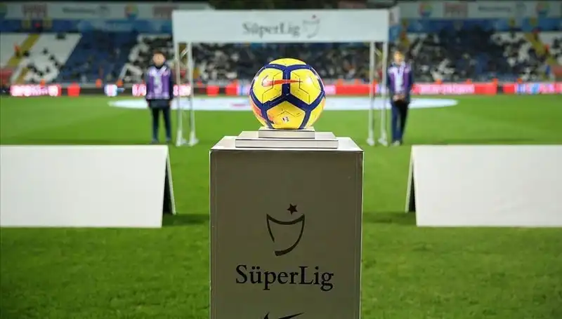 Süper Lig'de Pazar Ateşi: Heyecan Dolu Mücadeleler Bekleniyor!