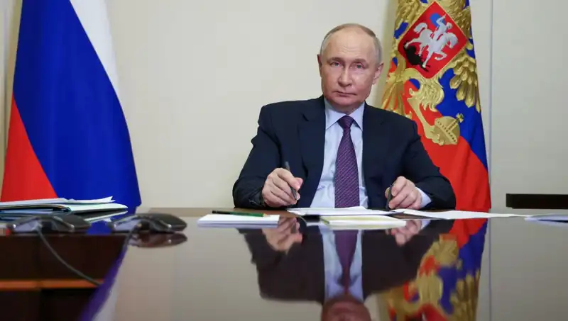 Putin, Esad'ı Suriye’deki Olası Değişimlerden Koruyor
