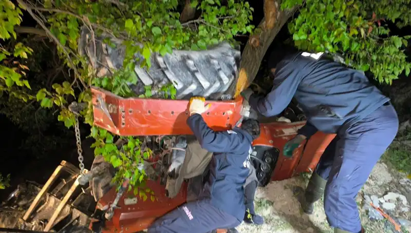 Kontrolden Çıkan Traktör Devrildi: Sürücü Hayatını Kaybetti!