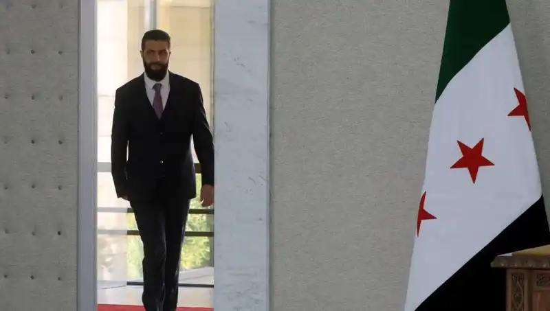 Fransa, Şara-Macron Zirvesi'nde Yeni Suriye'nin İnşasına Destek Verdi