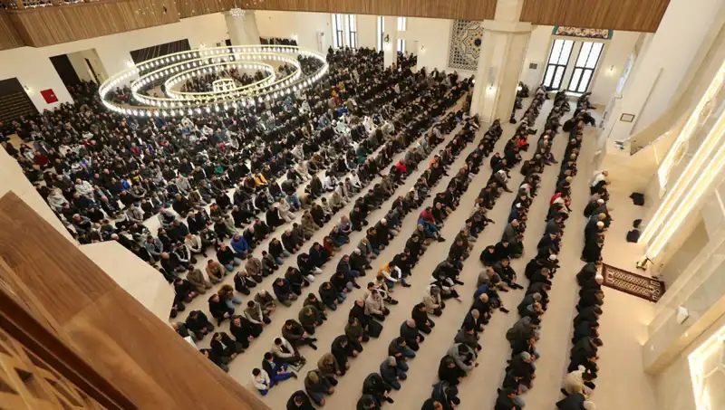 Cuma Namazı Saatleri 4 Nisan 2025: İstanbul, Ankara, İzmir ve Diğer İllerdeki Saatler