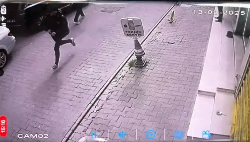 İstanbul'da Korkunç Silahlı Saldırı: Bacağından Vurulan Genç Gözaltına Alındı