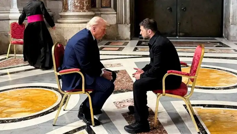 Zelenski, Trump ile En İyi Görüşmeleri Vatikan'da Yaptıklarını Açıkladı