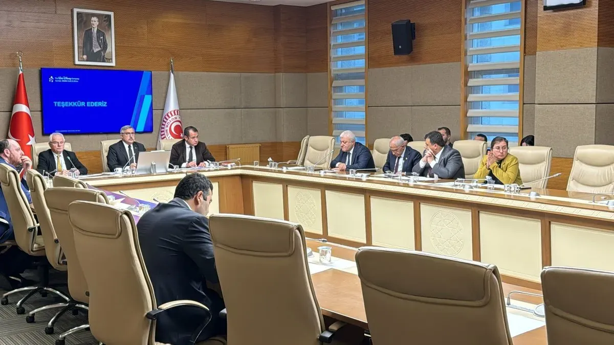 Disney Türkiye Genel Müdürüne Sert Soru: “Atatürk Filmini Neden Yayından Kaldırdınız?”