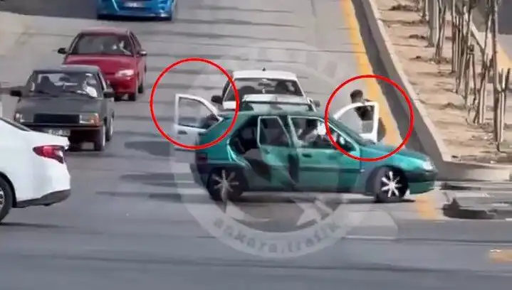 Trafikte Bıçak ve Kılıçlarla Saldıranlar Gözaltına Alındı: Güvenlik Önlemleri Artırılıyor