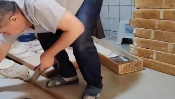 Pide Tezgahına Terlikle Basan Fırına Şok Ceza: 105 Bin TL!