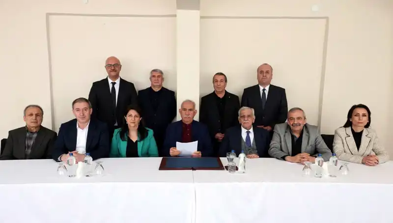 PKK'nın Fesih İlanıyla Terörsüz Türkiye Sürecine Geçiş: Neler Bekleniyor?