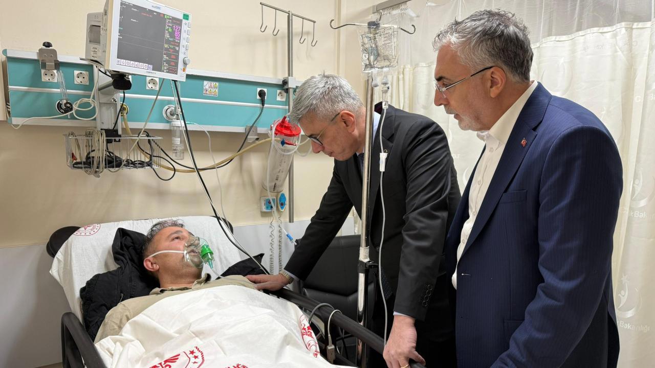 Bakanların Yaralılara Gerçekleştirdiği İyileştirici Ziyaret