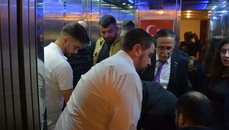 Volkan Konak’ın Anmasında Kalp Krizi: Müzik Dünyası Yasa Boğuldu