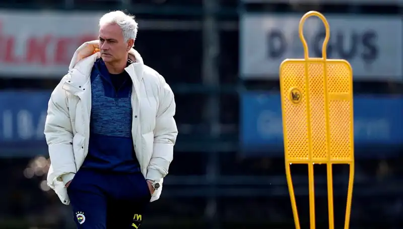 Futbol Dünyasında Sarsıntı: Fatura Mourinho'ya Çıktı!