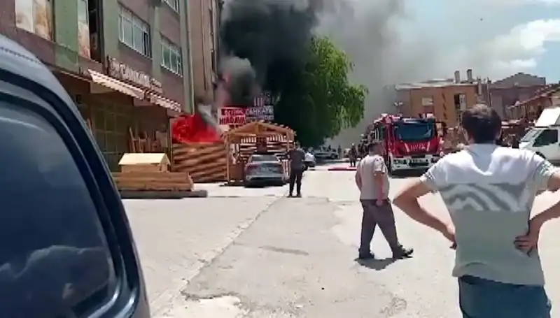 Ankara'da Yangın Fırtınası: İş Yerleri alev alev yandı!