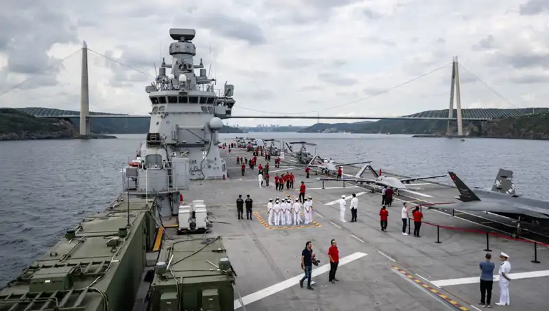 TCG Anadolu, Sarayburnu İskelesi'nden Heyecan Verici Bir Yolculuğa Çıktı