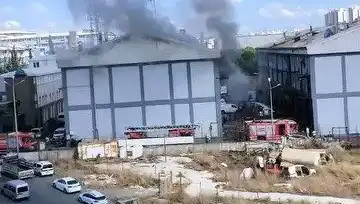 Başakşehir'de Sanayi Sitesinde Korkutan Yangın: Olayın Detayları ve Gelişmeler