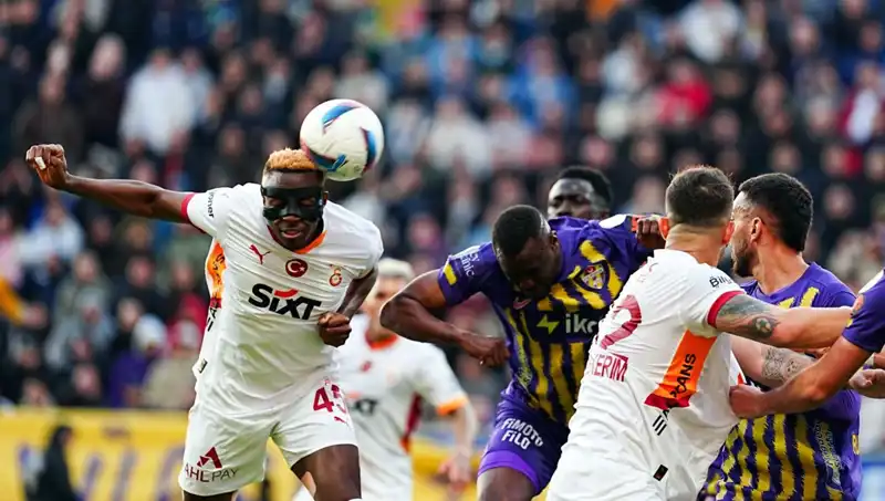 Galatasaray'ın Yıldız Oyuncusu: "Adam Oynamıyor, Adeta Resital Yapıyor"