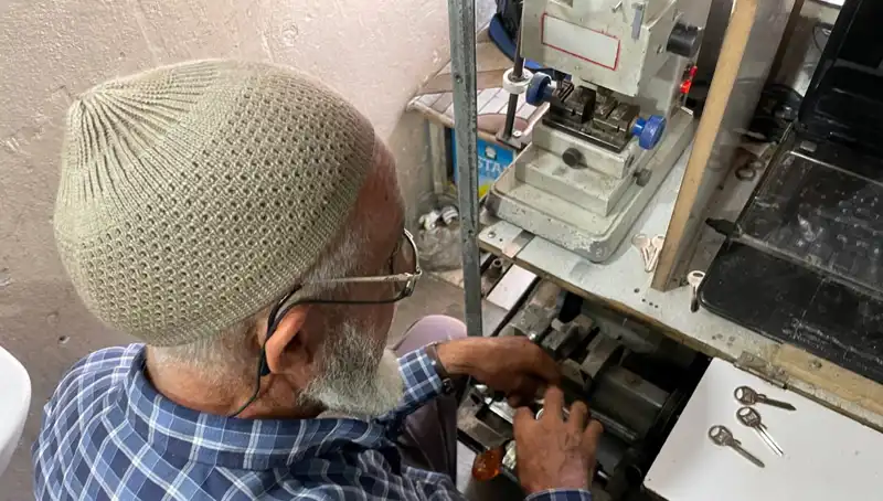 4 Metrekarelik Dükkanında 28 Yıl: Küçük Dükkanda Büyük Hayaller