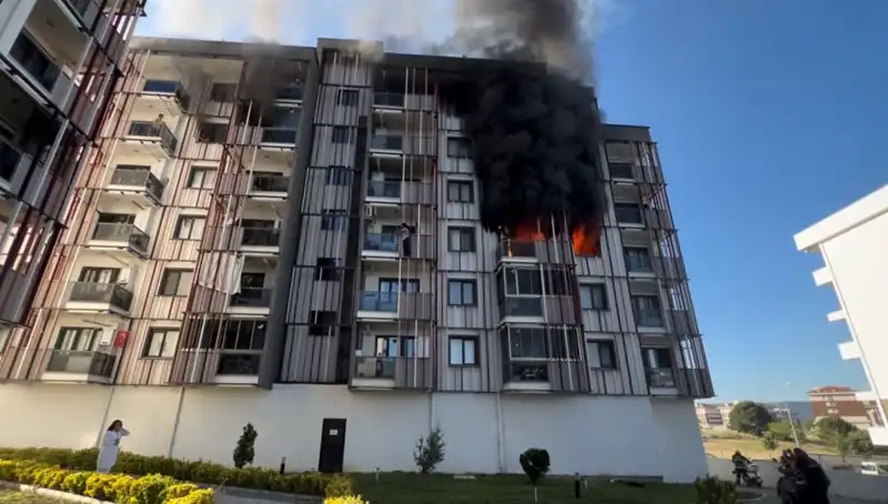 Çanakkale'de Yangın Korkusu: Vatandaşlar Geceyi Soba Havasında Geçirdi