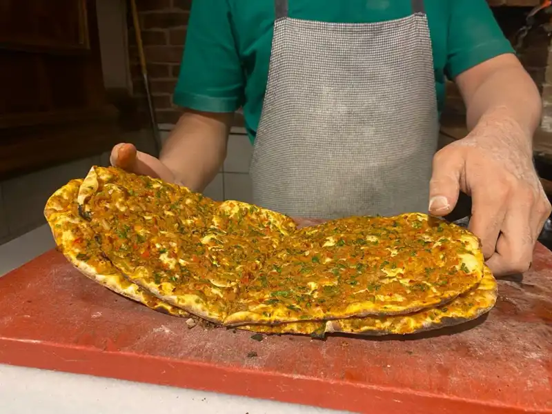 İstanbul’da Lahmacun Fiyatları: Semtler Arasındaki Fark Neden Bu Kadar Fazla?